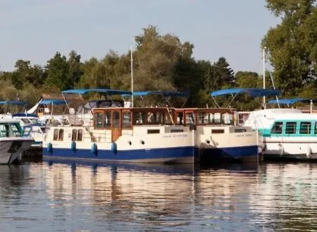 Kuhnle-tours Schlafen Im Hafen * レヒリン