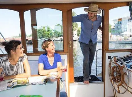 보트호텔 Kuhnle-tours Schlafen Im Hafen *